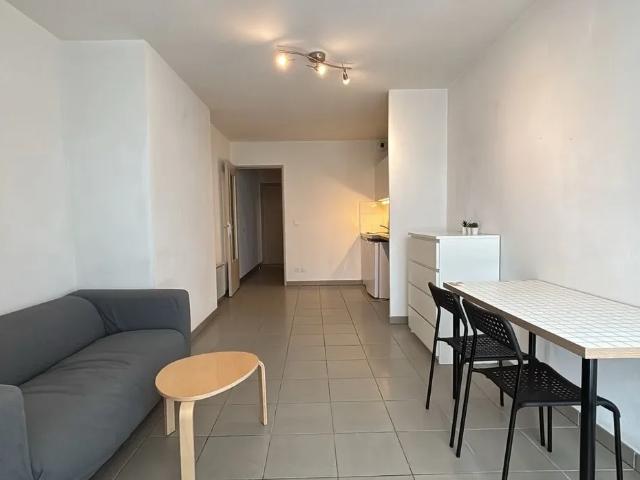 Location Appartement Rue Sabine et Miron Zlatin, Lyon