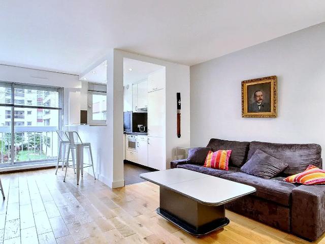 Location Appartement Rue Saint Charles, Paris