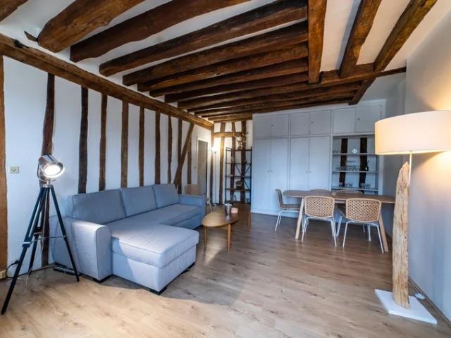 Location Appartement Rue Saint Antoine, Paris