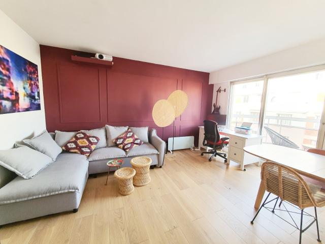 Location Appartement Rue Saint Guillaume, Courbevoie