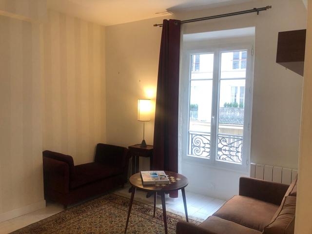 Location Appartement Rue Saint Dominique, Paris