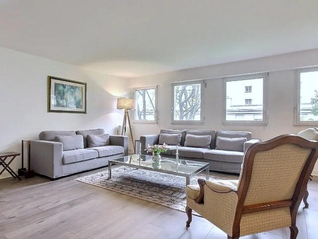 Location Appartement Rue Saint Didier, Paris