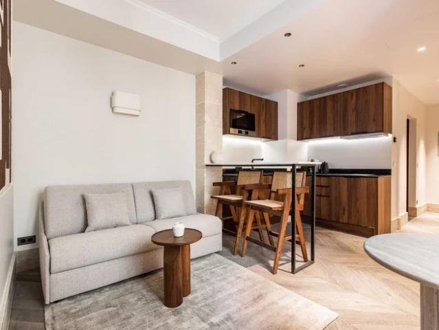 Location Appartement Rue Saint Honoré, Paris
