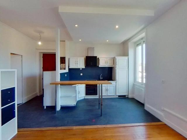 Location Appartement Rue Saint Isidore, Lyon