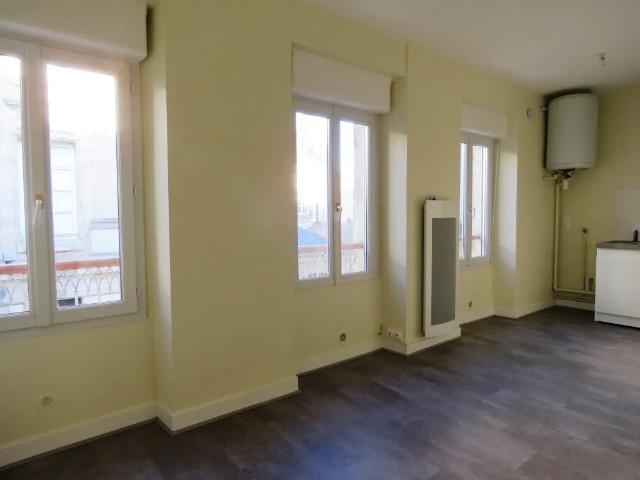 Location Appartement Rue Saint Laurent, Bordeaux