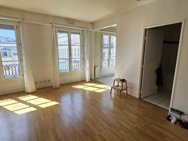 Location Appartement Rue Saint Lazare, Paris