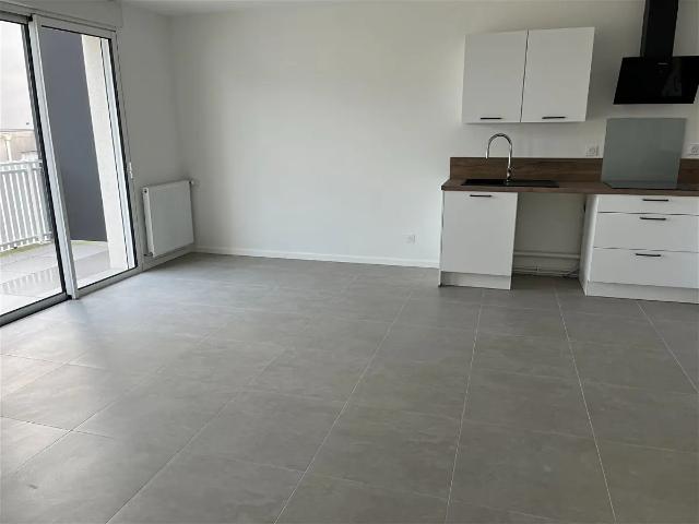 Location Appartement Rue Saint Luc, Laval