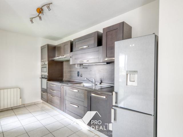 Location Appartement Rue Saint Mathieu, Meyzieu