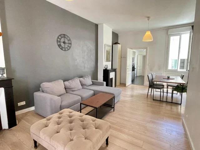 Location Appartement Rue Saint Martin, Terranjou
