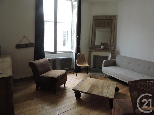 Location Appartement Rue Saint Nicolas, La Rochelle