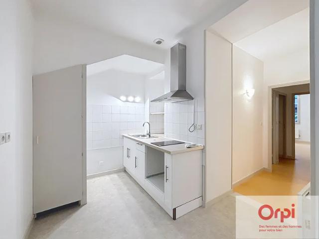 Location Appartement Rue Saint Nicolas, Montluçon