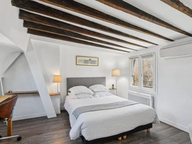 Location Appartement Rue Saint Sauveur, Paris