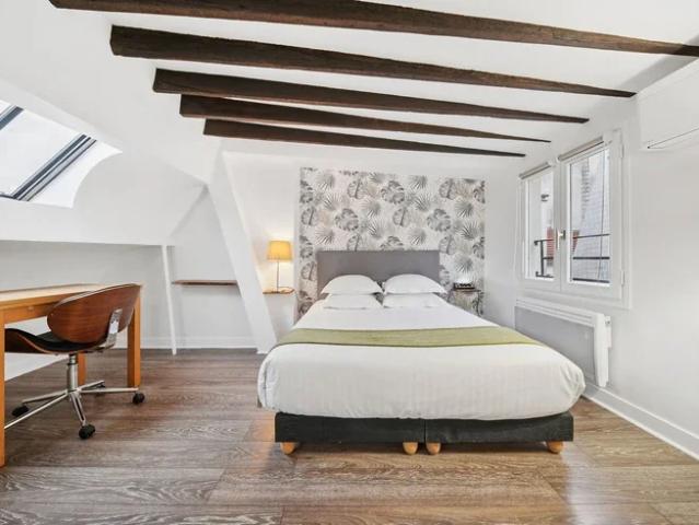 Location Appartement Rue Saint Sauveur, Paris
