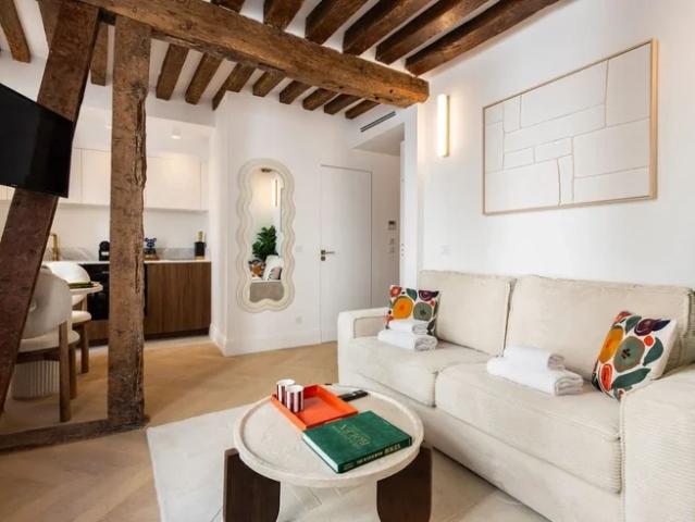 Location Appartement Rue Saint Séverin, Paris