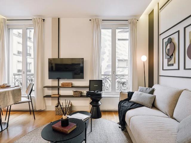 Location Appartement Rue Saint Sébastien, Paris
