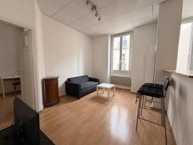 Location Appartement Rue Saint Suffren, Marseille