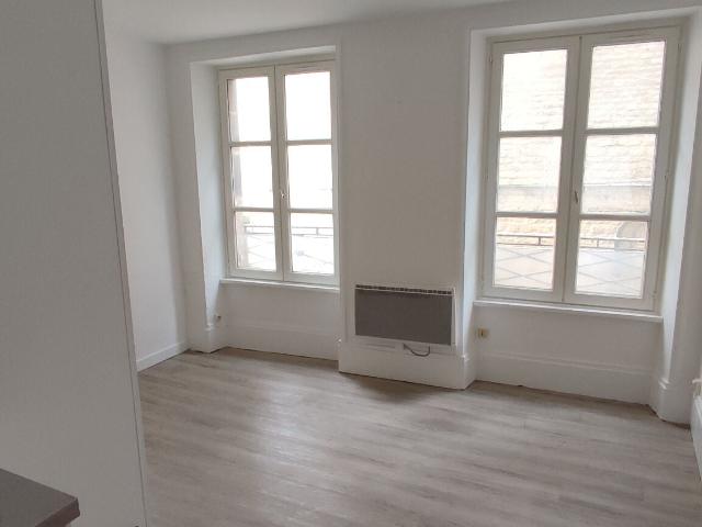 Location Appartement Rue Saint Pierre, Caen
