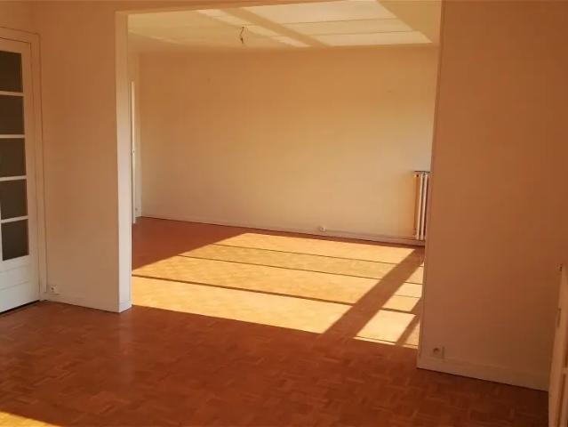 Location Appartement Rue Saint Pierre, Caen