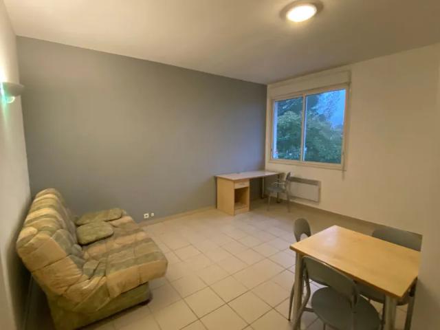 Location Appartement Rue Saint Priest, Montpellier