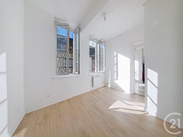 Location Appartement Rue Saint Vivien, Rouen