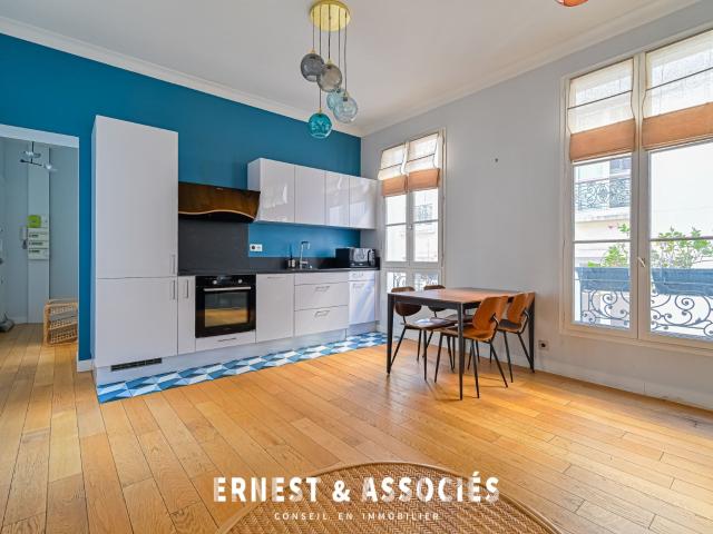 Location Appartement Rue Saint Vincent de Paul, Paris
