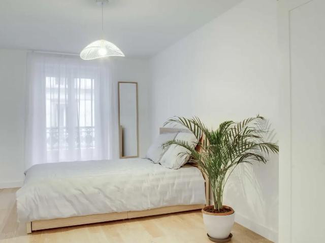 Location Appartement Rue Sainte Cécile, Paris