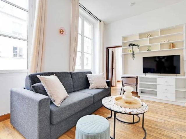 Location Appartement Rue Sainte Croix de la Bretonnerie, Paris