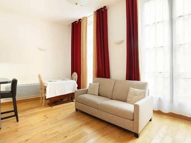 Location Appartement Rue Sainte Croix de la Bretonnerie, Paris