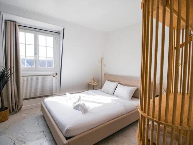 Location Appartement Rue Sainte Croix de la Bretonnerie, Paris
