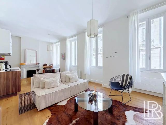 Location Appartement Rue Sainte Victoire, Marseille