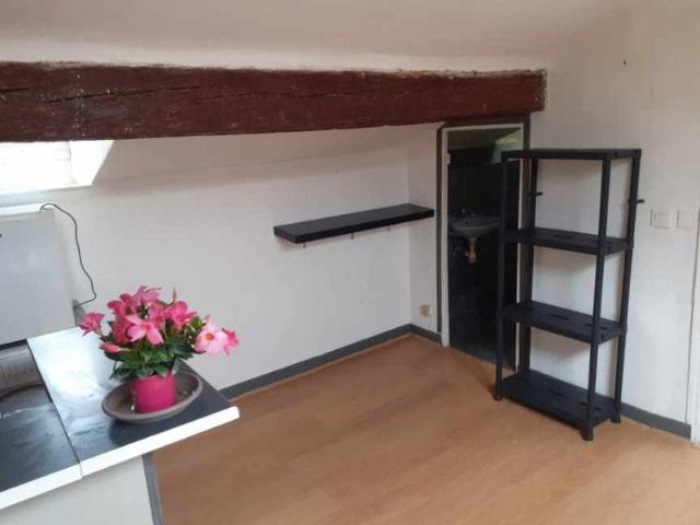 Location Appartement Rue Sainte Victoire, Marseille