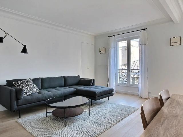 Location Appartement Rue Salneuve, Paris