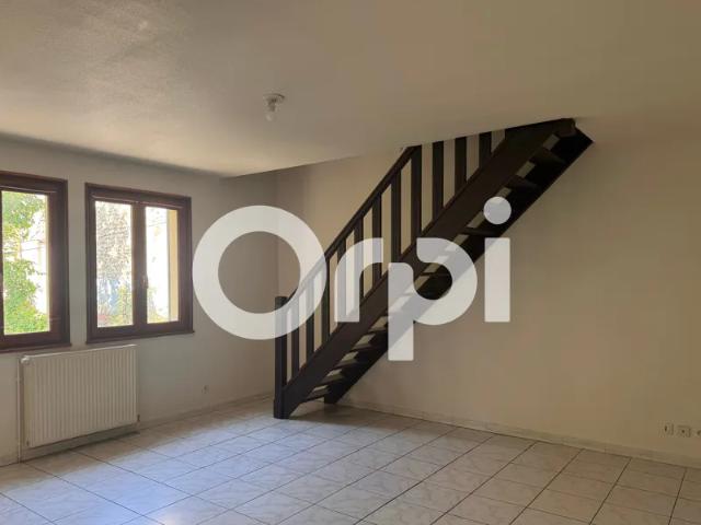 Location Appartement Rue Salpétrière, La Côte Saint André