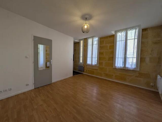 Location Appartement Rue Sanche de Pomiers, Bordeaux