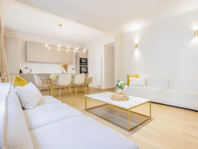 Location Appartement Rue Scheffer, Paris