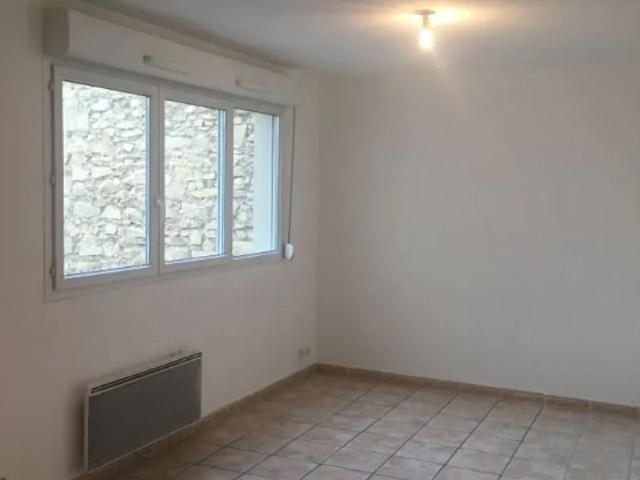 Location Appartement Rue Séguier, Nîmes