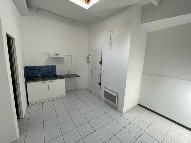 Location Appartement Rue Sénac de Meilhan, Marseille