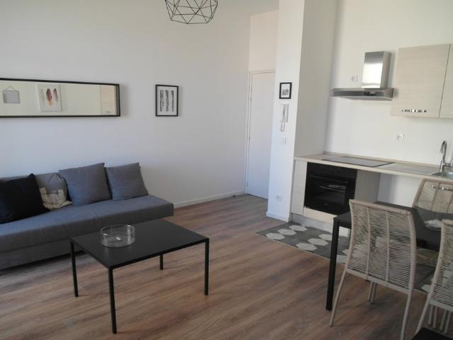 Location Appartement Rue Sénac de Meilhan, Marseille