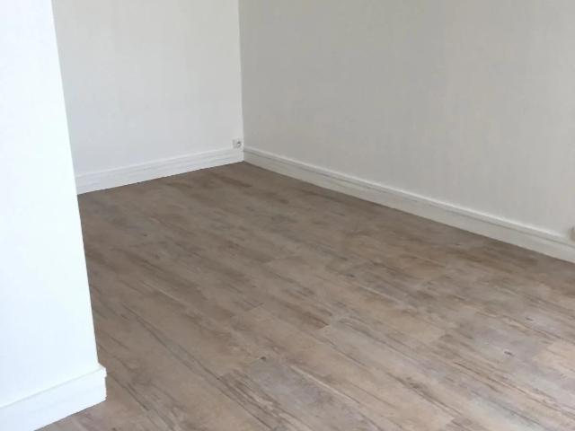 Location Appartement Rue Stendhal, Paris