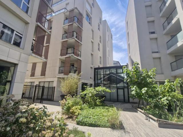 Location Appartement Rue Poizat, Villeurbanne
