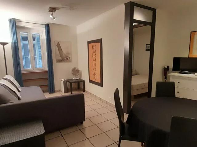 Location Appartement Rue Paul Valéry, Nice