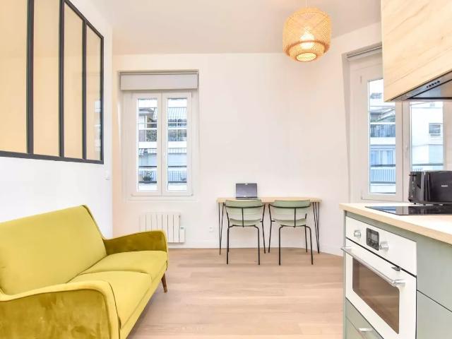 Location Appartement Rue Paul Valéry, Paris