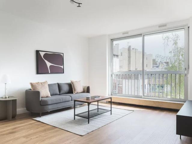 Location Appartement Rue Paul Valéry, Paris