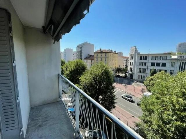 Location Appartement Rue Paul Verlaine, Villeurbanne