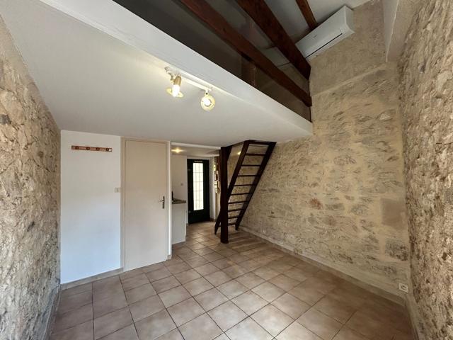 Location Appartement Rue Paul Verlaine, Nîmes