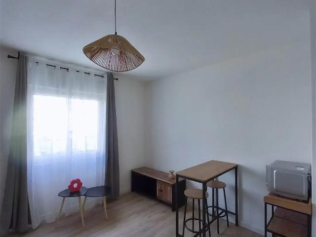 Location Appartement Rue Paul Bizos, Guingamp