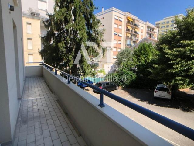 Location Appartement Rue Paul Bourget, Grenoble
