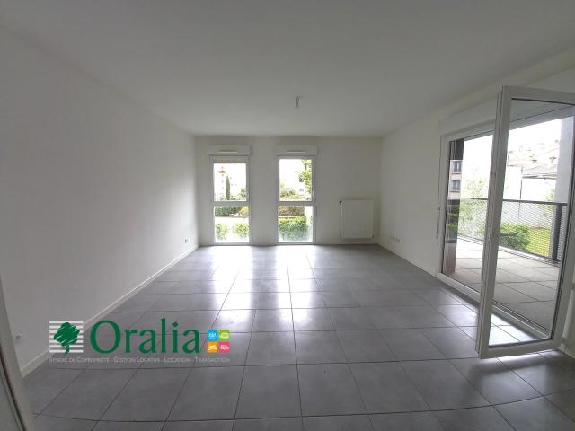 Location Appartement Rue Paul Cazeneuve, Lyon
