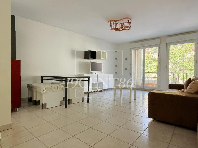 Location Appartement Rue Paul Cazeneuve, Lyon