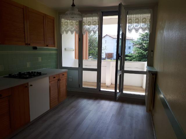 Location Appartement Rue Paul Ronin, Saint Étienne